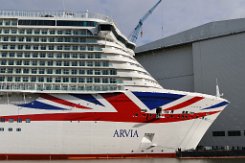 [Schiffe Spezial] ARVIA (1) Das neue Kreuzfahrtschiff ARVIA am 2022-09-25 vor der Meyer Werft in Papenburg.