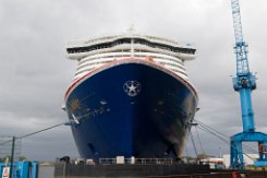 [Schiffe Spezial] CARNIVAL JUBILEE (10) Das neue Kreuzfahrtschiff CARNIVAL JUBILEE liegt am 2023-10-07 in Papenburg an der Meyer-Werft.