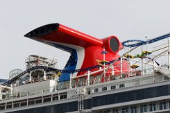 [Schiffe Spezial] CARNIVAL JUBILEE (12) Das neue Kreuzfahrtschiff CARNIVAL JUBILEE liegt am 2023-10-07 in Papenburg an der Meyer-Werft.
