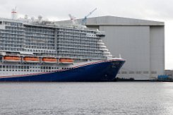 [Schiffe Spezial] CARNIVAL JUBILEE (13) Das neue Kreuzfahrtschiff CARNIVAL JUBILEE liegt am 2023-10-07 in Papenburg an der Meyer-Werft.