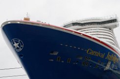 [Schiffe Spezial] CARNIVAL JUBILEE (6) Das neue Kreuzfahrtschiff CARNIVAL JUBILEE liegt am 2023-10-07 in Papenburg an der Meyer-Werft.