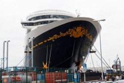 [Schiffe Spezial] Disney Treasure (12) Das neue Kreuzfahrtschiff DISNEY TREASURE liegt am 2024-09-15 in Papenburg an der Meyer-Werft.