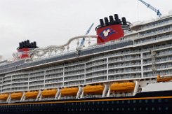 [Schiffe Spezial] Disney Treasure (13) Das neue Kreuzfahrtschiff DISNEY TREASURE liegt am 2024-09-15 in Papenburg an der Meyer-Werft.