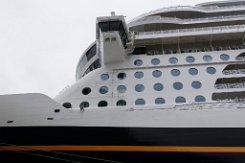 [Schiffe Spezial] Disney Treasure (9) Das neue Kreuzfahrtschiff DISNEY TREASURE liegt am 2024-09-15 in Papenburg an der Meyer-Werft.