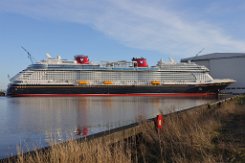 [Schiffe Spezial] Disney Wish (12) Das neue Kreuzfahrtschiff DISNEY WISH liegt am 2022-02-26 in Papenburg an der Meyer-Werft.