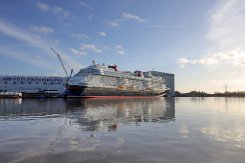 [Schiffe Spezial] Disney Wish (9) Das neue Kreuzfahrtschiff DISNEY WISH liegt am 2022-02-26 in Papenburg an der Meyer-Werft.