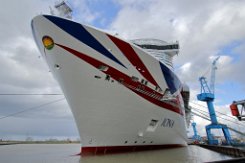 [Schiffe Spezial] IONA (2) Das neue Kreuzfahrtschiff IONA am 2020-03-01 vor der Meyer Werft in Papenburg.