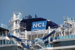 [Schiffe Spezial] NORWEGIAN ENCORE (9) Das Kreuzfahrtschiff NORWEGIAN ENCORE am 24.08.2019 vor der Meyer Werft in Papenburg