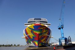 [Schiffe Spezial] NORWEGIAN ENCORE (5) Das Kreuzfahrtschiff NORWEGIAN ENCORE am 24.08.2019 vor der Meyer Werft in Papenburg