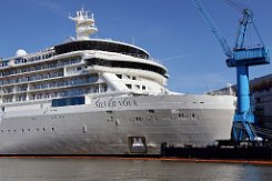 [Schiffe Spezial] Silver Nova (3) Das Kreuzfahrtschiff SILVER NOVA am 2023-04-30 kurz nach dem ausdocken vor der Meyer-Werft.