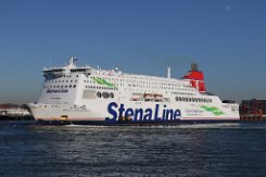 [Schiffe Spezial] STENA BRITANNICA (4) Die Autofähre STENA BRITANNICA verlässt am 15.02.2019 den Hafen von Rotterdam.