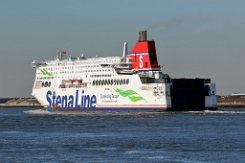 [Schiffe Spezial] STENA BRITANNICA (6) Die Autofähre STENA BRITANNICA verlässt am 15.02.2019 den Hafen von Rotterdam.