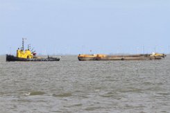Schleppmanöver: FLEMHUDE | VE 6 der Schlepper FLEMHUDE mit Anhang...