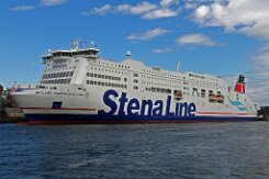 alte Lackierung: STENA SCANDINAVICA - 240m (aF 2016) [IMO:9235517] - alte Lackierung Autofähre (Car ferry) Fotodatum: 2016-08-07 Baujahr: 2003 | DWT: 12200t | Breite: 30m | Tiefgang: 6,3m Maschinenleistung: 25920...