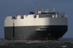 alte Lackierung: LAKE KIVU - 183m (aF 2014) [IMO:9308792] - alte Lackierung Autotransporter (Vehicles Carrier) Fotodatum: 2014-04-14 Baujahr: 2006 | DWT: 12322t | Breite: 32m | Ladekapazität: 4902 CEU...
