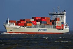 mit Aufschrift: BIANCA RAMBOW - 134m (aF 2016) [IMO:9297591] - mit Aufschrift Feederschiff Fotodatum: 2016-03-20 Baujahr: 2004 | DWT: 11286t | Breite: 22m | Tiefgang: 8,70m | Ladekapazität: 868 TEU...