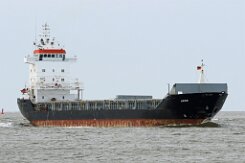 alte Lackierung: ARNE - 134m (aF 2017) [IMO:9142564] - alte Lackierung Frachtschiff (General Cargo) Fotodatum: 2017-04-11 Ex-Name: MANISA BELEN Baujahr: 1998 | DWT: 9200t | Breite: 17m | Tiefgang:...