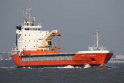 alter Ladekran: LADY CLARISSA - 109m (aF 2019) [IMO:9201803] - alter Ladekran Frachtschiff (General Cargo) Fotodatum: 2019-04-17 Baujahr: 2000 | DWT: 5375t | Breite: 15,88m | Tiefgang: max. 5,90m...