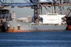 alte Lackierung: BLUE WAVE - 229m (aF 2018) [IMO:9453377] - alte Lackierung Massengutfrachter (Bulk Carrier) Fotodatum: 2018-05-06 Baujahr: 2011 | DWT: 87340t | Breite: 37m | Tiefgang: 14,25m...