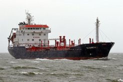 alte Lackierung: ELISABETH J - 106m (aF 2019) [IMO:9264116] - alte Lackierung Tanker (Oil/Chemical Tanker) Fotodatum: 2019-01-01 Baujahr: 2002 | DWT: 4232t | Breite: 15,80m | Tiefgang: max. 6,01m...