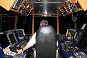 Autofähre SAAREMAA auf der Elbe zwischen Brunsbüttel und Cuxhaven