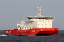 weiteres Foto: ELBE PILOT - 60m (dA 2014) [IMO:9514793] - doppelte Aufnahme Lotsenstationsschiff/ Pilot Station Vessel Fotodatum: 2014-12-29 Baujahr: 2009 | DWT: 313t | Breite: 24,60m | Tiefgang: max....