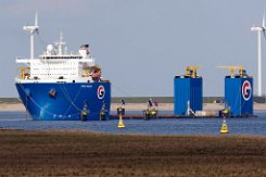 weiteres Foto. GPO GRACE - 225m (dA 2024) [IMO:9760421] - doppelte Aufnahme Halbtaucherschiff/ Schwerlastschiff Fotodatum: 2024-03-25 Baujahr: 2017 | DWT: 63581t | Breite: 48,02m | Tiefgang: 10,64m...