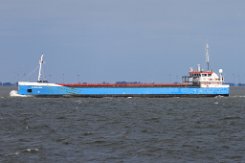 weiteres Foto: CAROLINA - 83m (dA 2015) [IMO:9382748] - doppelte Aufnahme Frachtschiff (General Cargo) Fotodatum: 2015-07-14 Baujahr: 2008 | DWT: 3697t | Breite: 13m | Tiefgang: 4,85m...