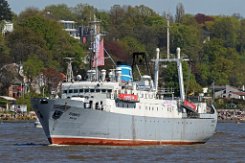 weiteres Foto: STUBNITZ - 80m (dA 2016) [IMO:6513774] - doppelte Aufnahme Museumsschiff/ Trawler Fotodatum: 2016-05-05 Baujahr: 1965 | DWT: 1350t | Breite: 13,2m | Tiefgang: max. 4,9m...