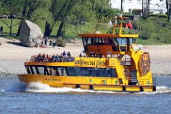 weiteres Foto: ALTENWERDER - 30m (dA 2016) [KEINE IMO-NUMMER] - doppelte Aufnahme Passagierschiff Fotodatum: 2016-05-05 Baujahr: 1997 | Breite: 8,15m | Tiefgang: 1,7m Maschinenleistung: 662 KW |...