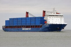 weiteres Foto: UHL FREEDOM - 150m (dA 2021) [IMO:9897121] - doppelte Aufnahme Schwerlastschiff (Heavy Load Vessel) Fotodatum: 2021-12-31 Baujahr: 2021 | DWT: 14032t | Breite: 25,85m | Tiefgang: max. 8,30m...