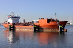 weiteres Foto: CORAL LACERA - 108m (dA 2021) [IMO:9350898] - doppelte Aufnahme LPG-Tanker Fotodatum: 2021-05-29 Baujahr: 2006 | DWT: 4999t | Breite: 16,8m | Tiefgang: 6,66m Maschinenleistung: 4500 KW |...